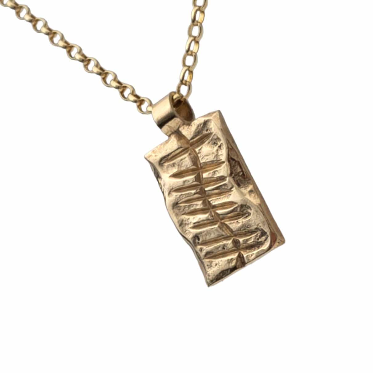 Martina Hamilton Ogham | 9ct Solid Gold Grá Love Pendant