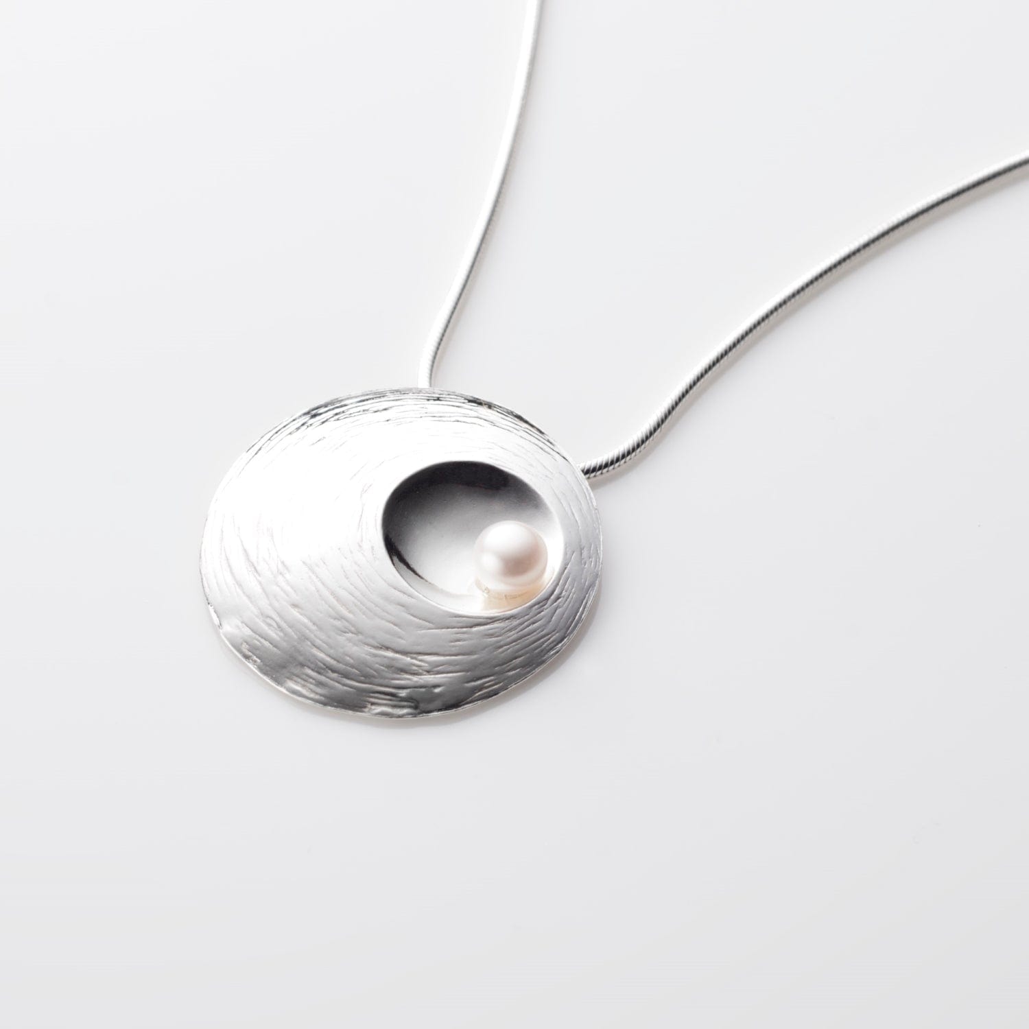Martina Hamilton Oyster Pearl | Sterling Silver and Pearl Pendant Large