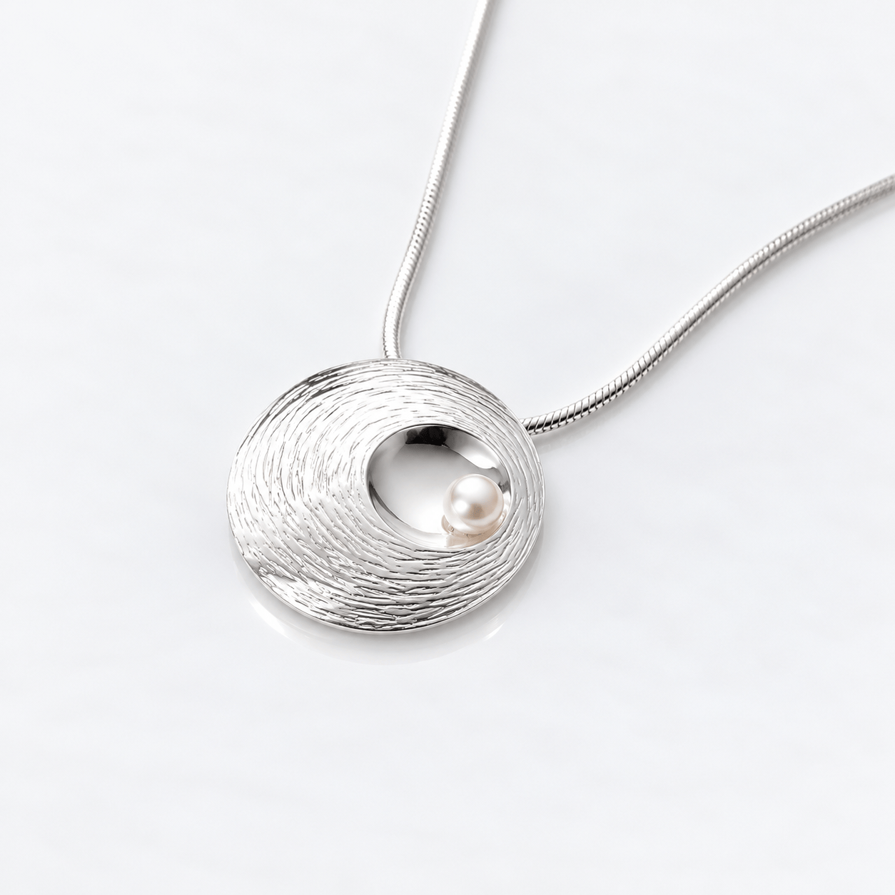 Martina Hamilton Oyster Pearl | Sterling Silver and Pearl Pendant Large
