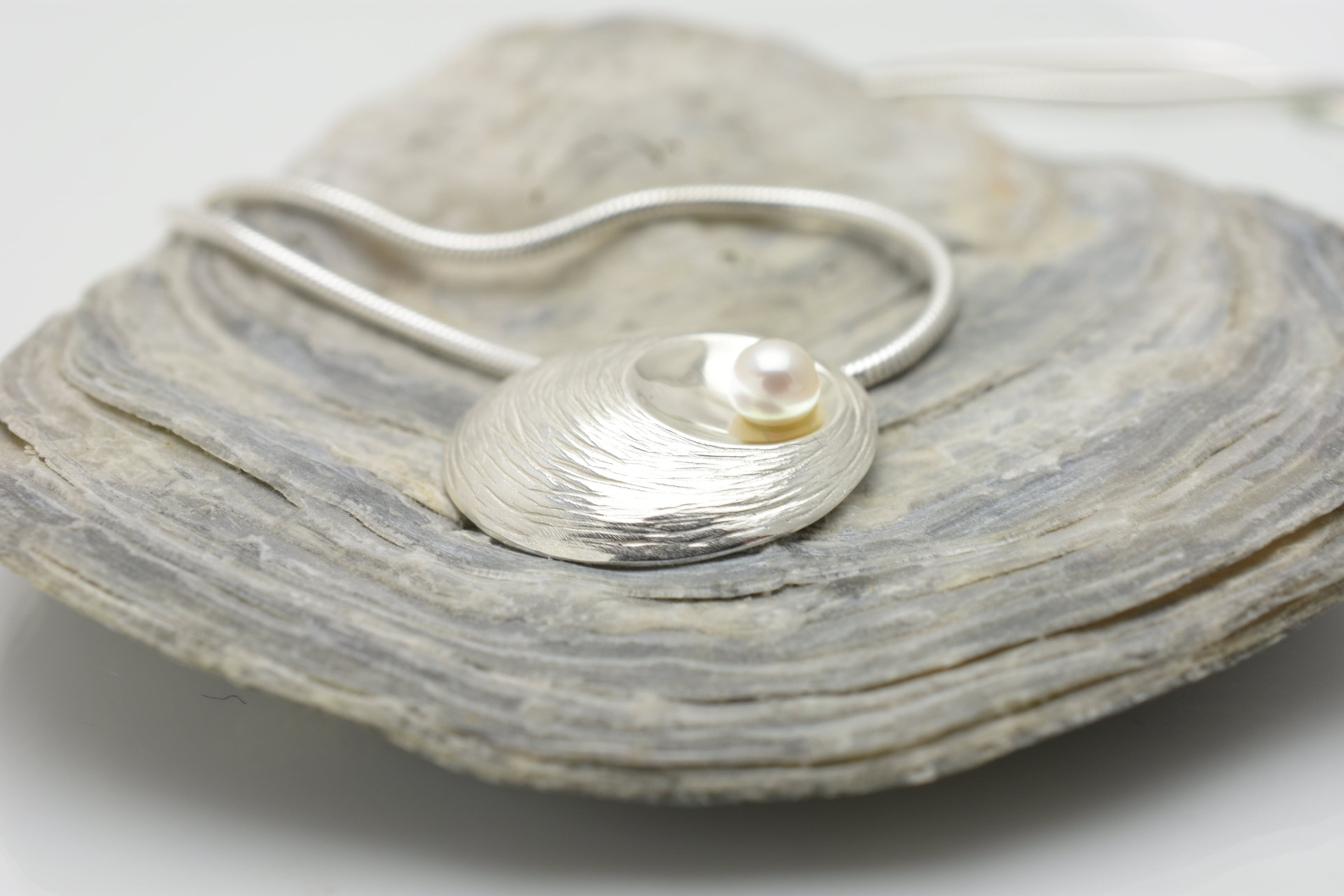 Martina Hamilton Oyster Pearl | Sterling Silver and Pearl Pendant Medium