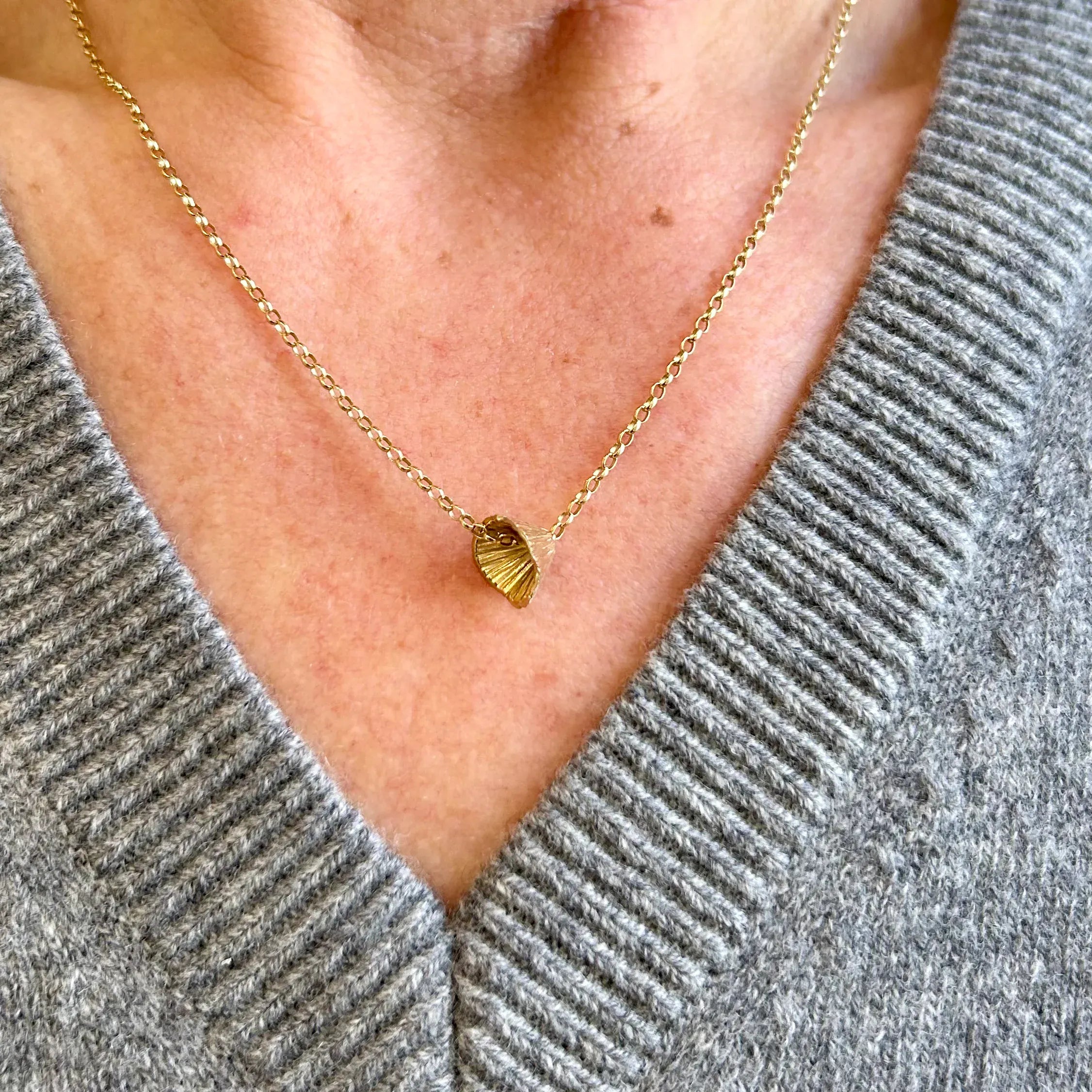 Martina Hamilton Shell Cone | 9ct Solid Gold Pendant Petite
