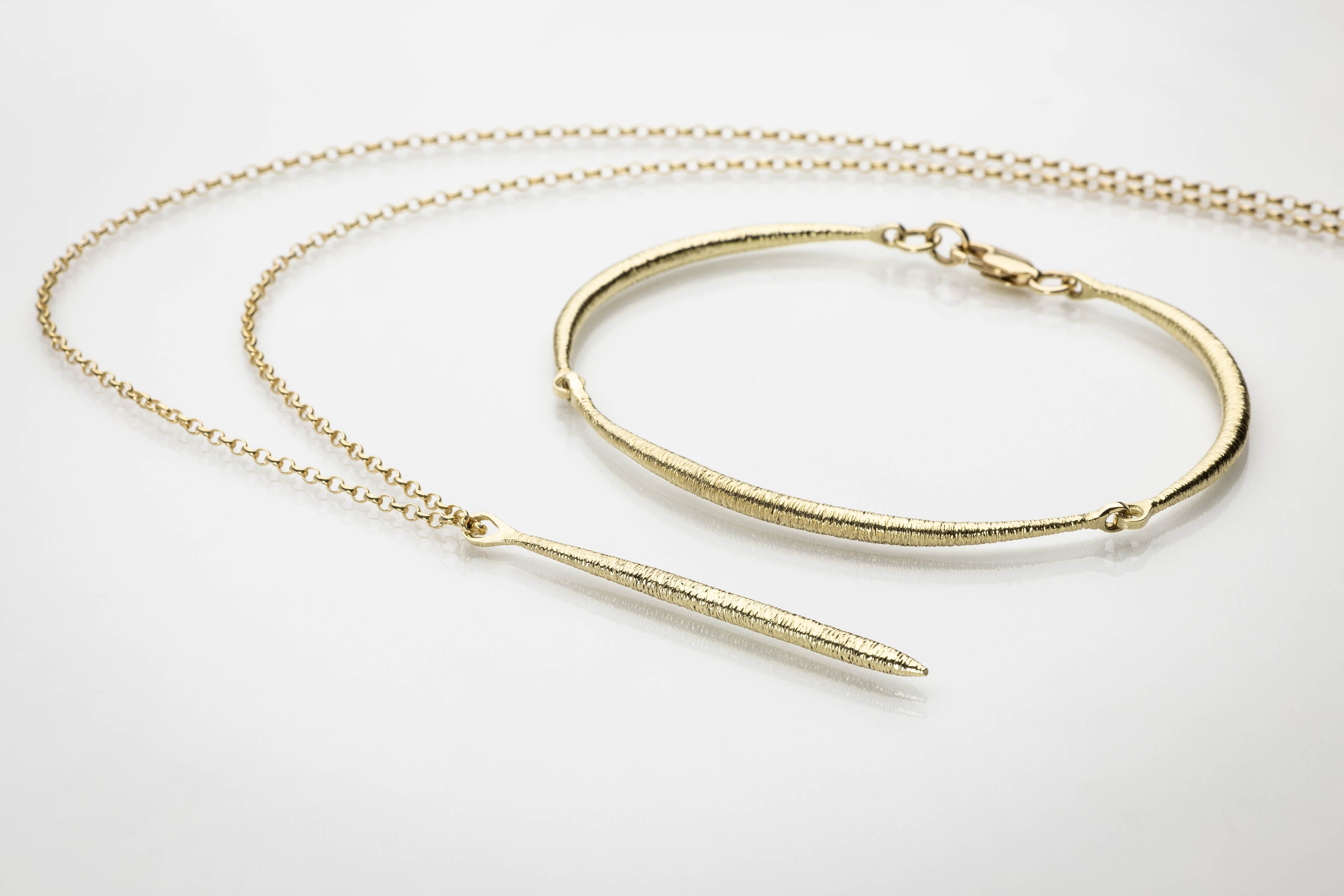 Martina Hamilton Síoda | 9ct Solid Gold Long Drop Pendant