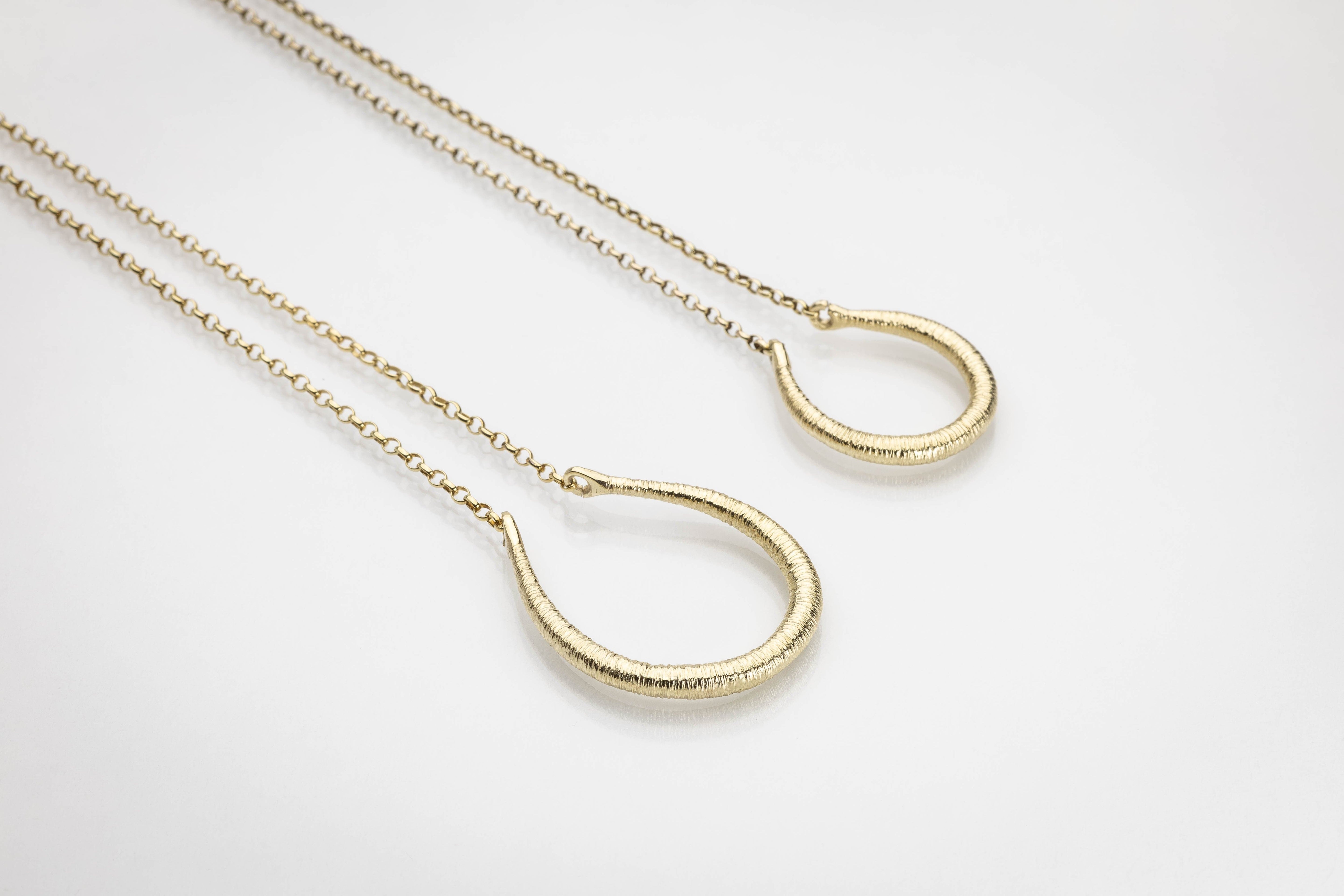 Martina Hamilton Síoda | 9ct Solid Gold Torc Pendant Medium