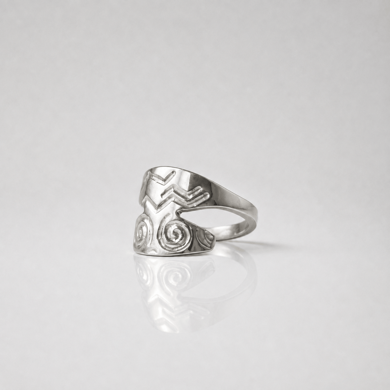 Martina Hamilton Carrowkeel | Sterling Silver Ring