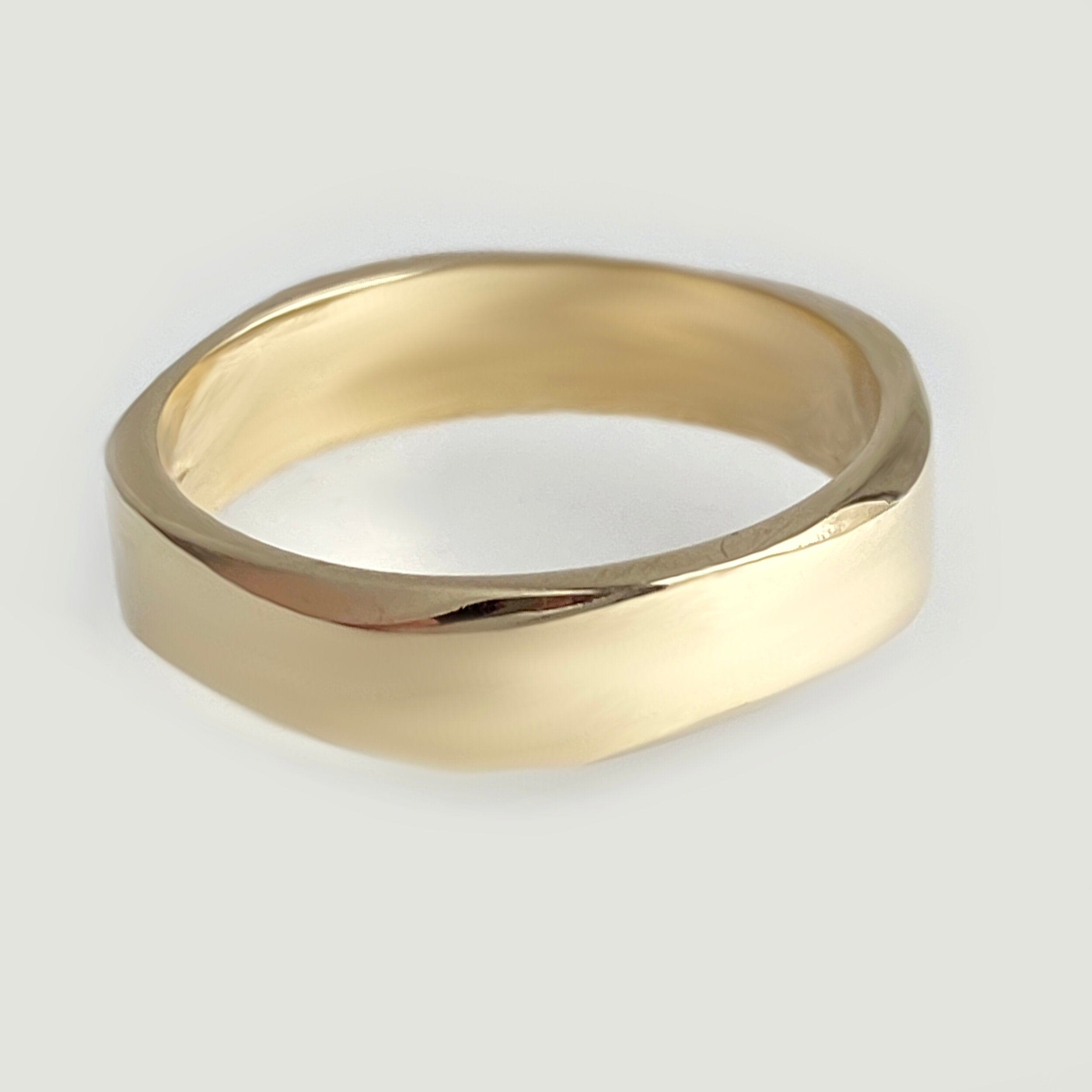 Martina Hamilton Chamfer | Solid Gold Band Ring