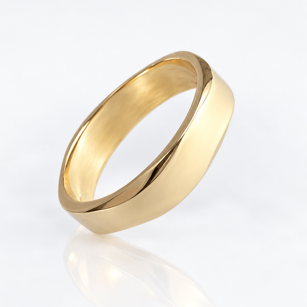 Martina Hamilton Chamfer | Solid Gold Band Ring