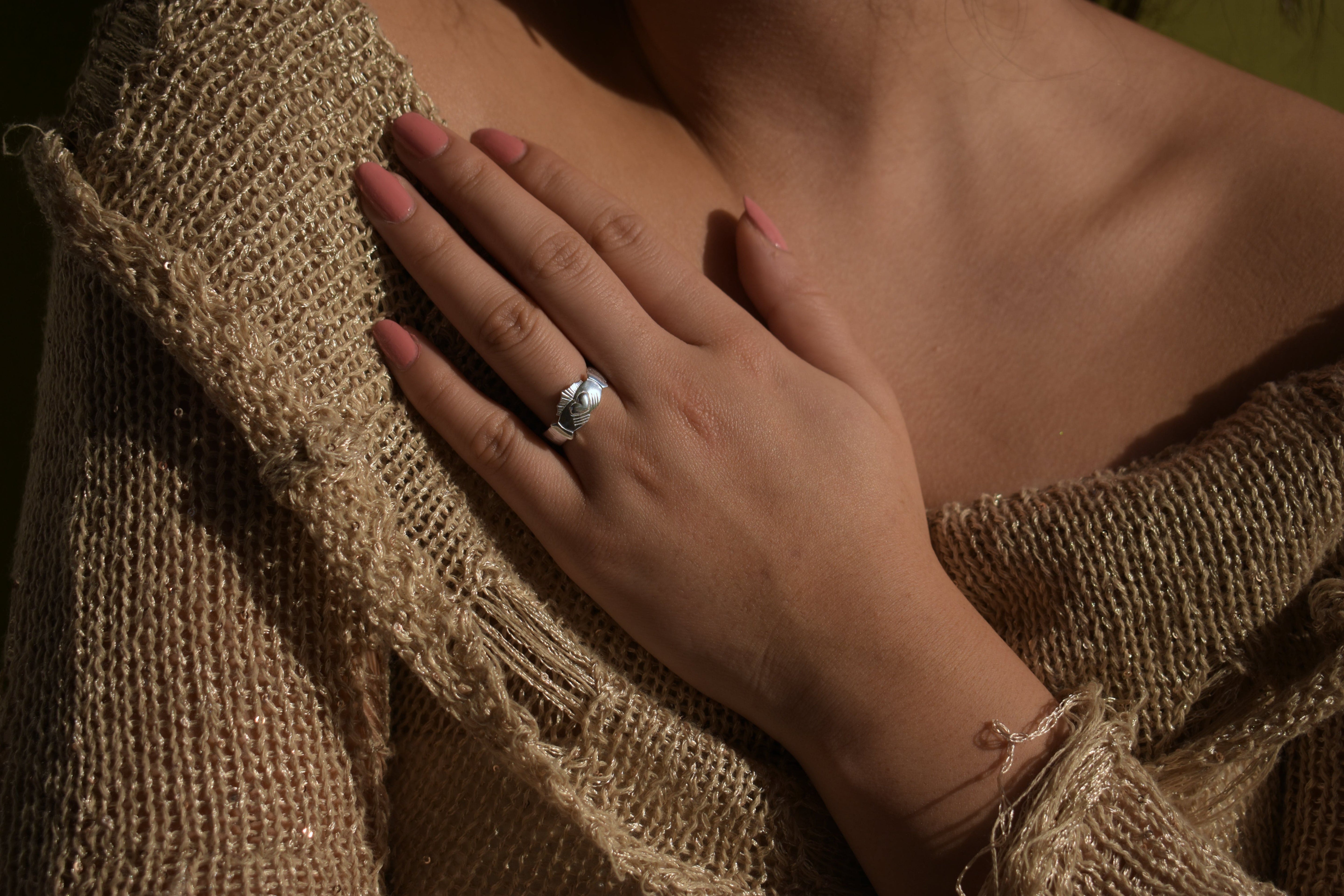 Martina Hamilton Ériu | Claddagh Sterling Silver Ring