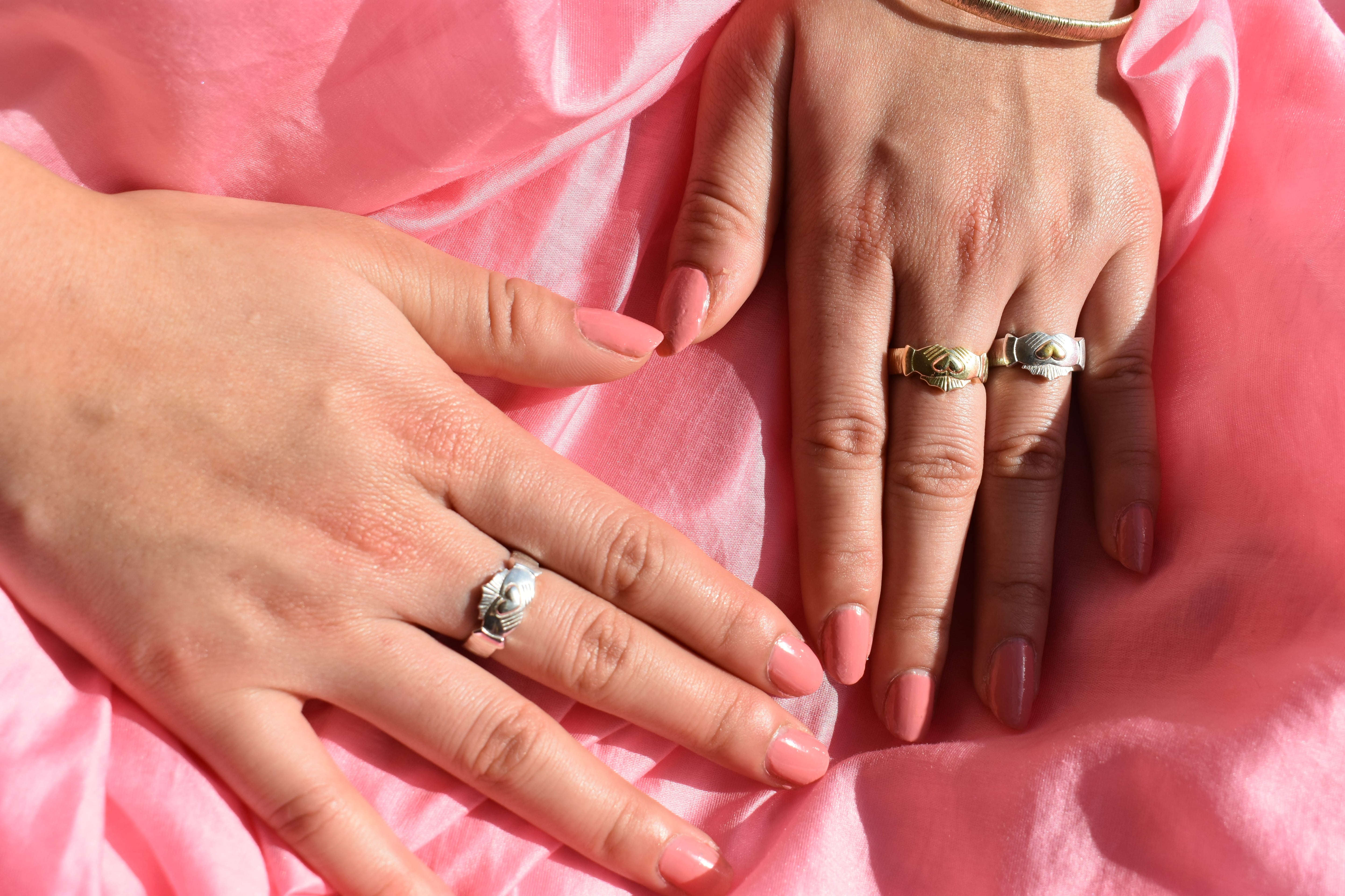 Martina Hamilton Ériu | Claddagh Sterling Silver Ring with Solid Gold Heart