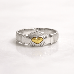Martina Hamilton Ériu | Claddagh Sterling Silver Ring with Solid Gold Heart