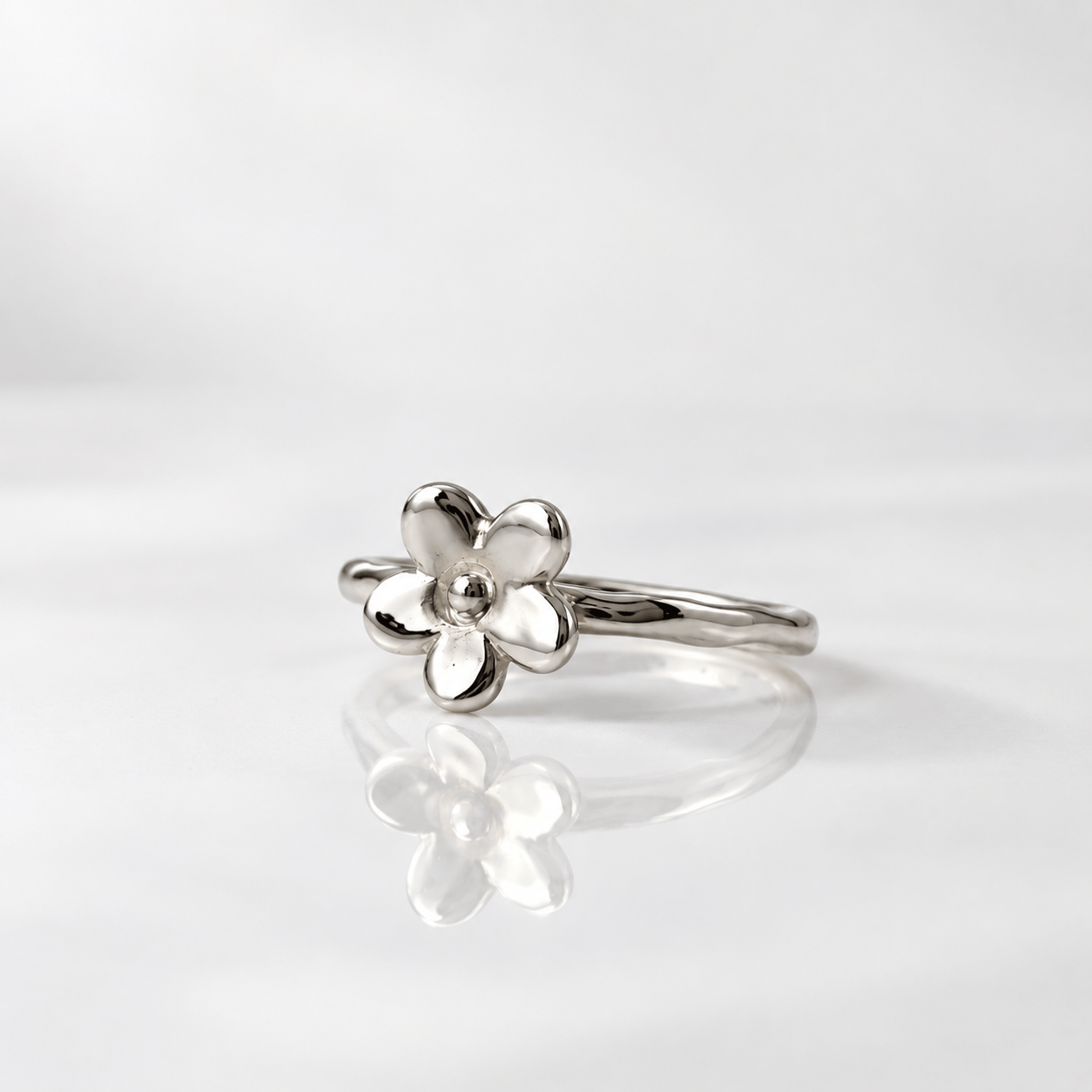 Martina Hamilton Forget me Not | Silver Flower Ring Petite