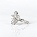 Martina Hamilton Forget me Not | Single Flower Ring Large