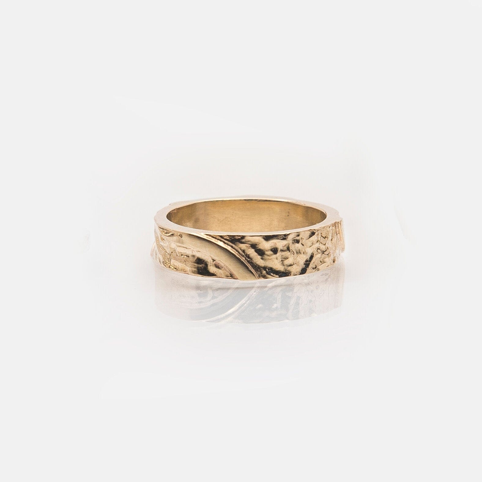 Martina Hamilton M / 9ct Yellow Gold Seascape | Solid Gold Band Ring