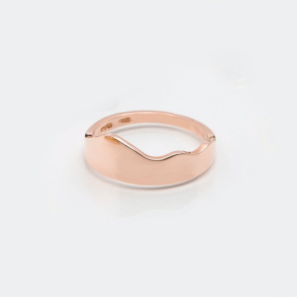 Martina Hamilton M / 9ct Yellow Seashore | Solid Gold Smooth Ring