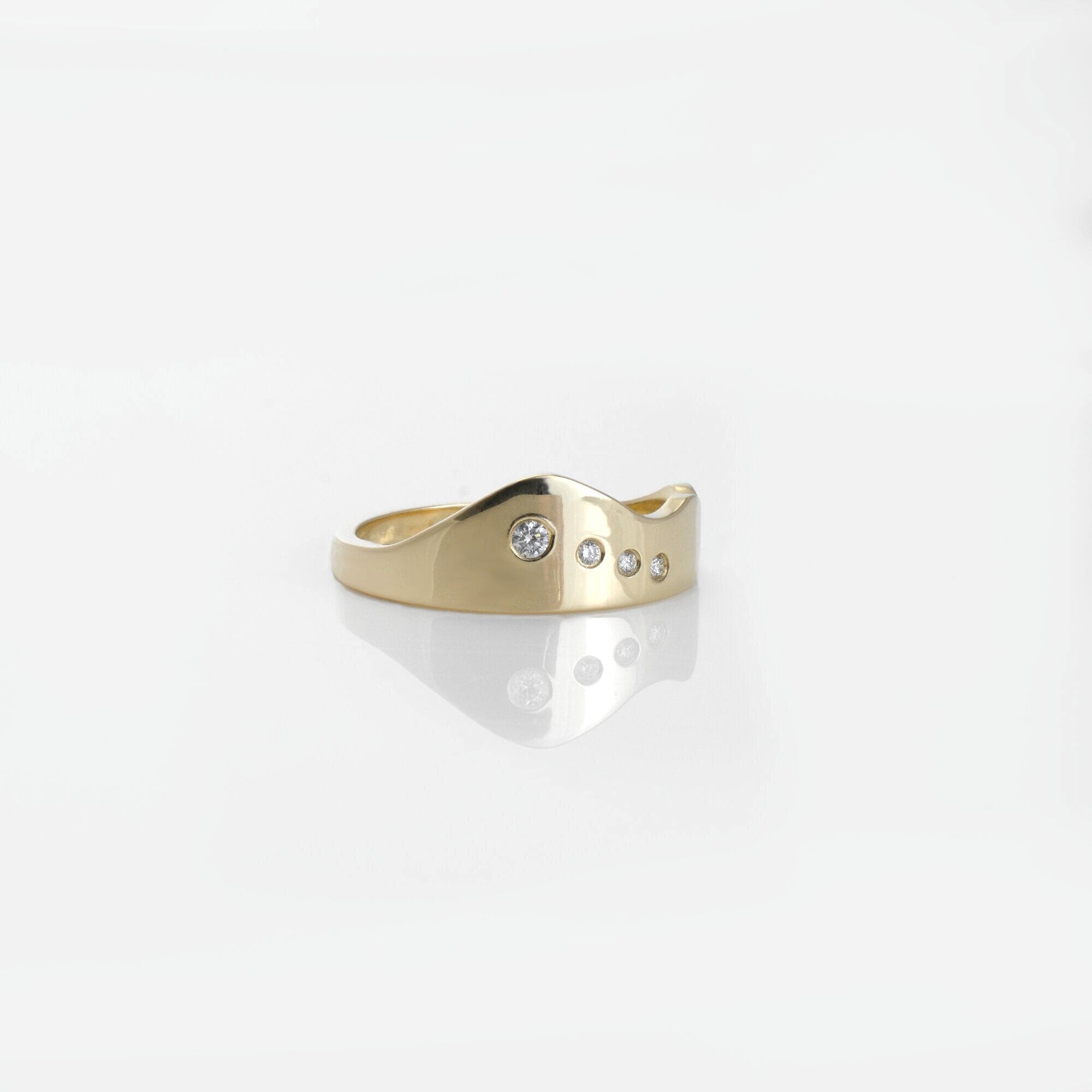 Martina Hamilton M Seashore | Solid Gold with Rub Over Diamonds Trail Smooth Ring