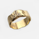 Martina Hamilton N Newgrange | Solid Gold Ring
