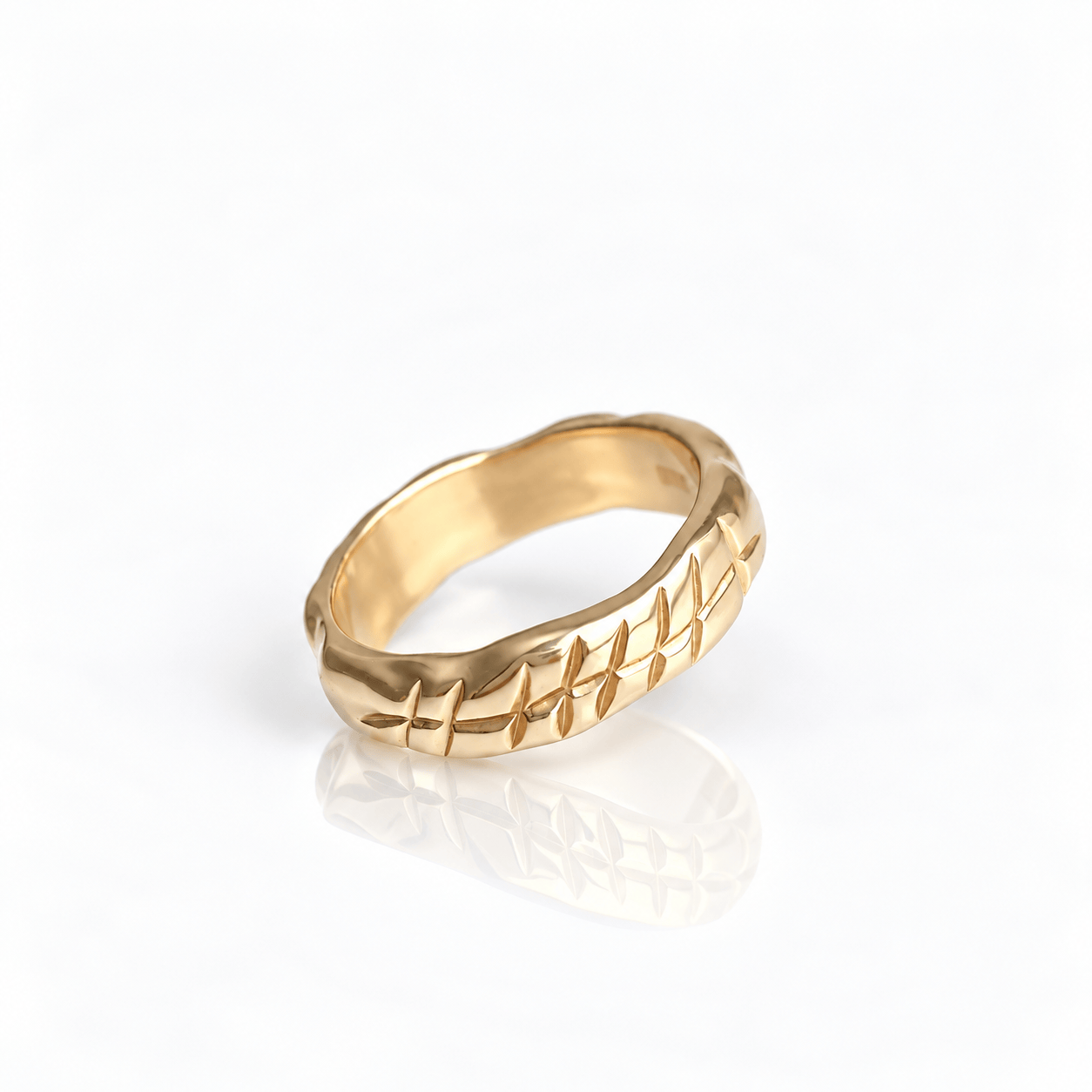 Martina Hamilton Ogham | 9ct Solid Gold Grá Love Ring 5mm Band