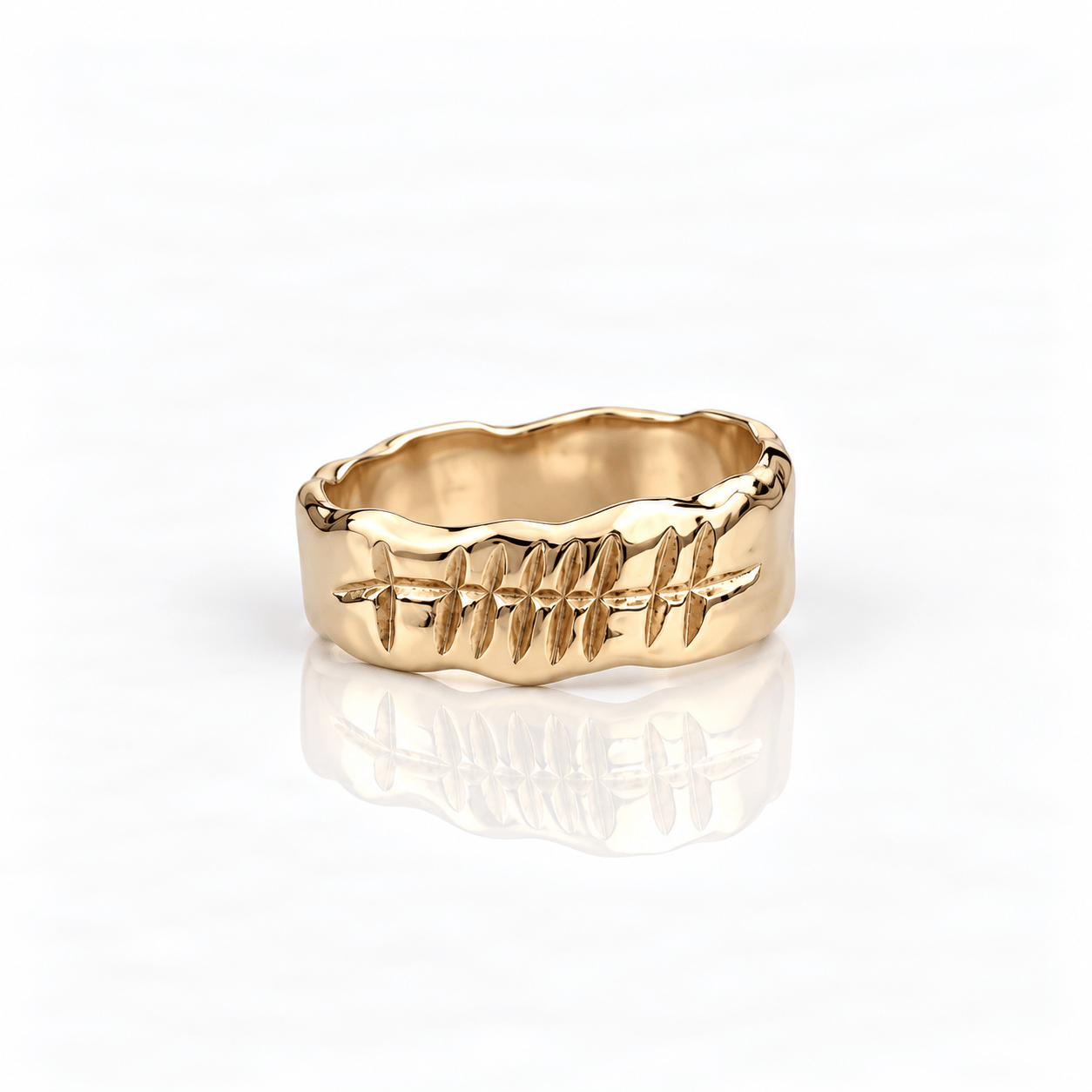 Martina Hamilton Ogham | 9ct Solid Gold Grá Love Ring 8mm Band