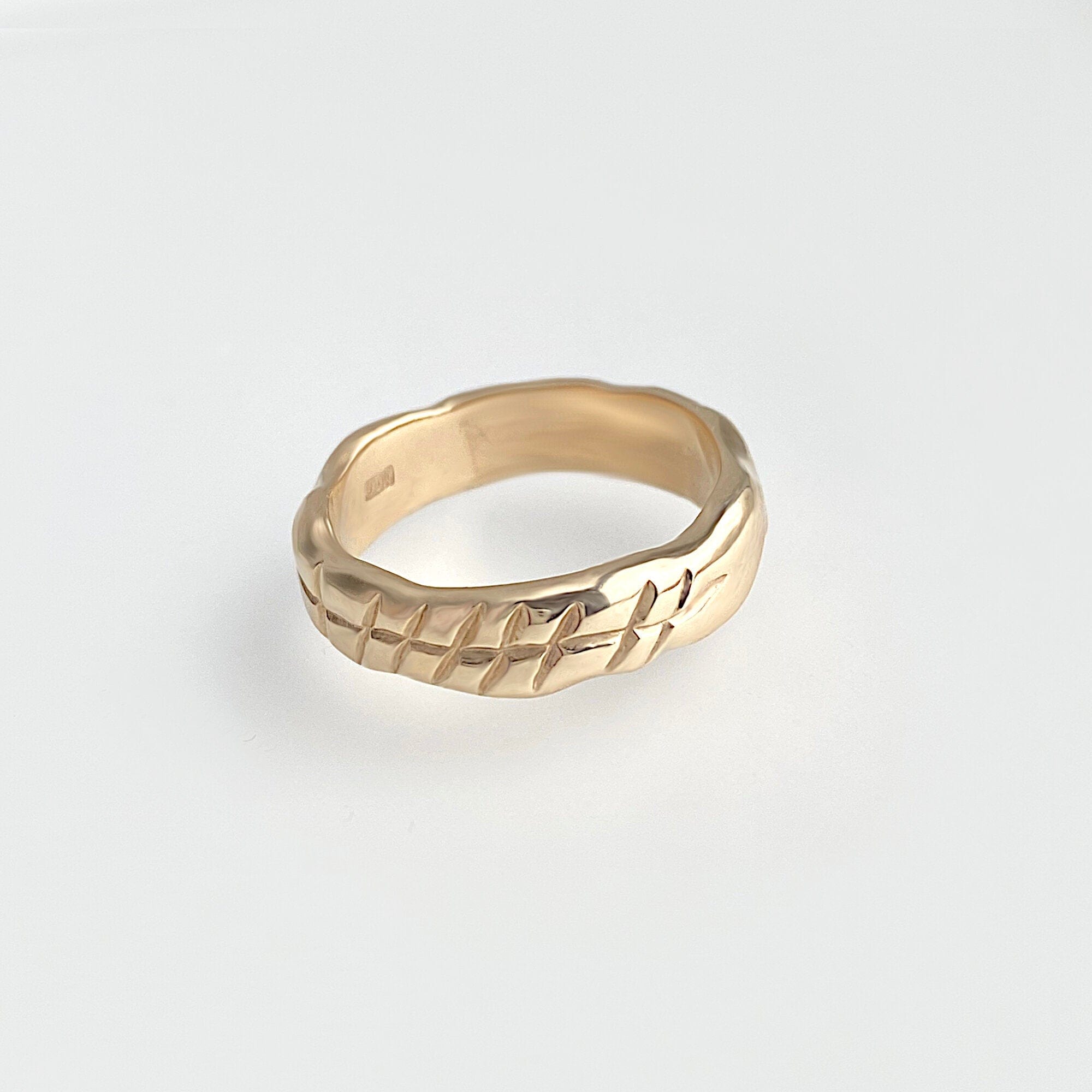 Martina Hamilton Ogham | Solid Gold Grá Love Ring 5mm Band