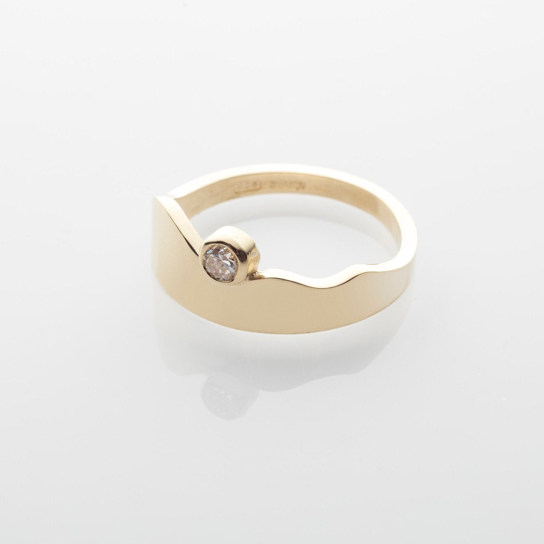 Martina Hamilton Seashore | Solid Gold with Semi Precious Gemstone Smooth Ring