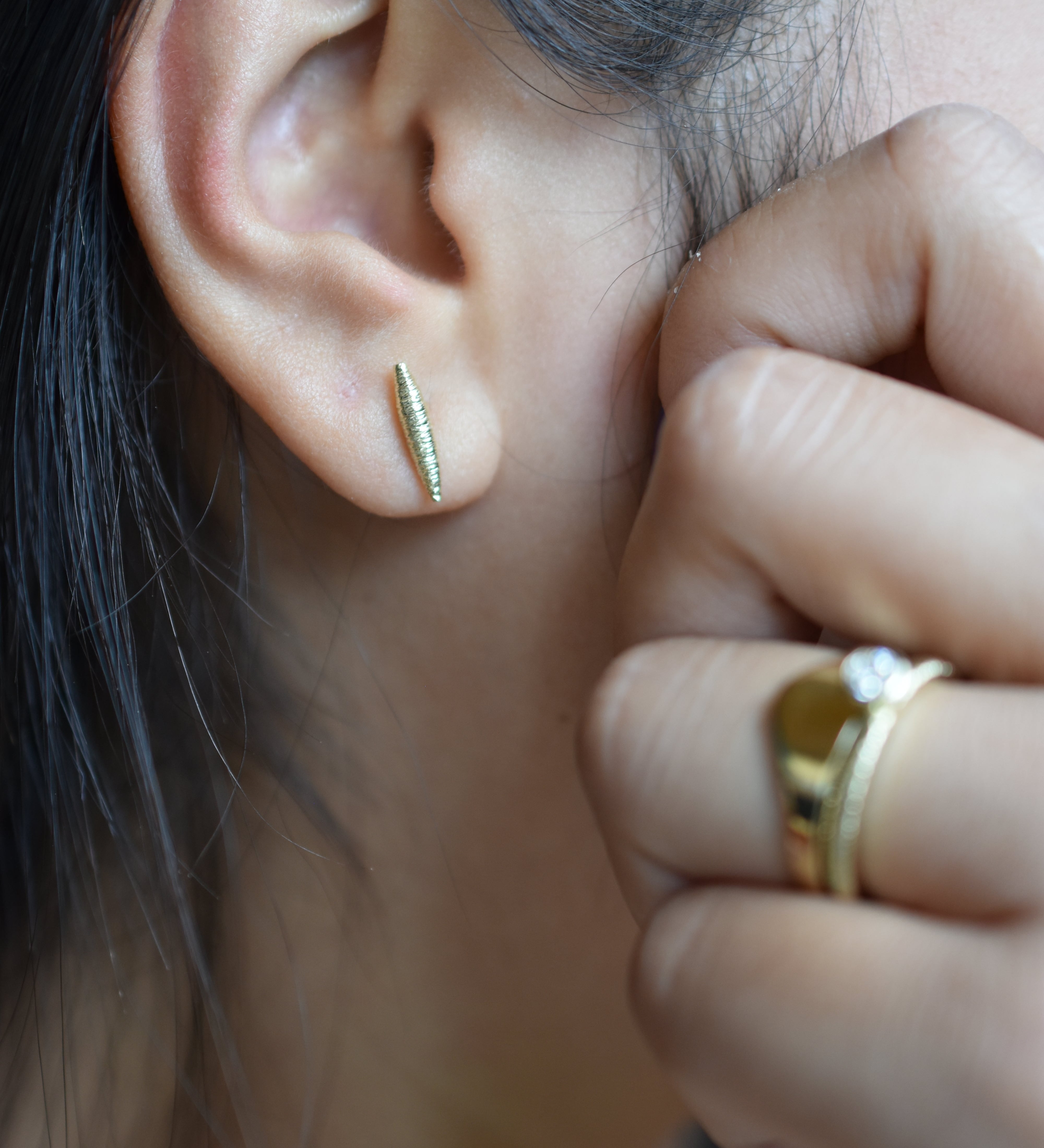 Martina Hamilton Síoda | 9ct Solid Gold Stud Earrings Petite