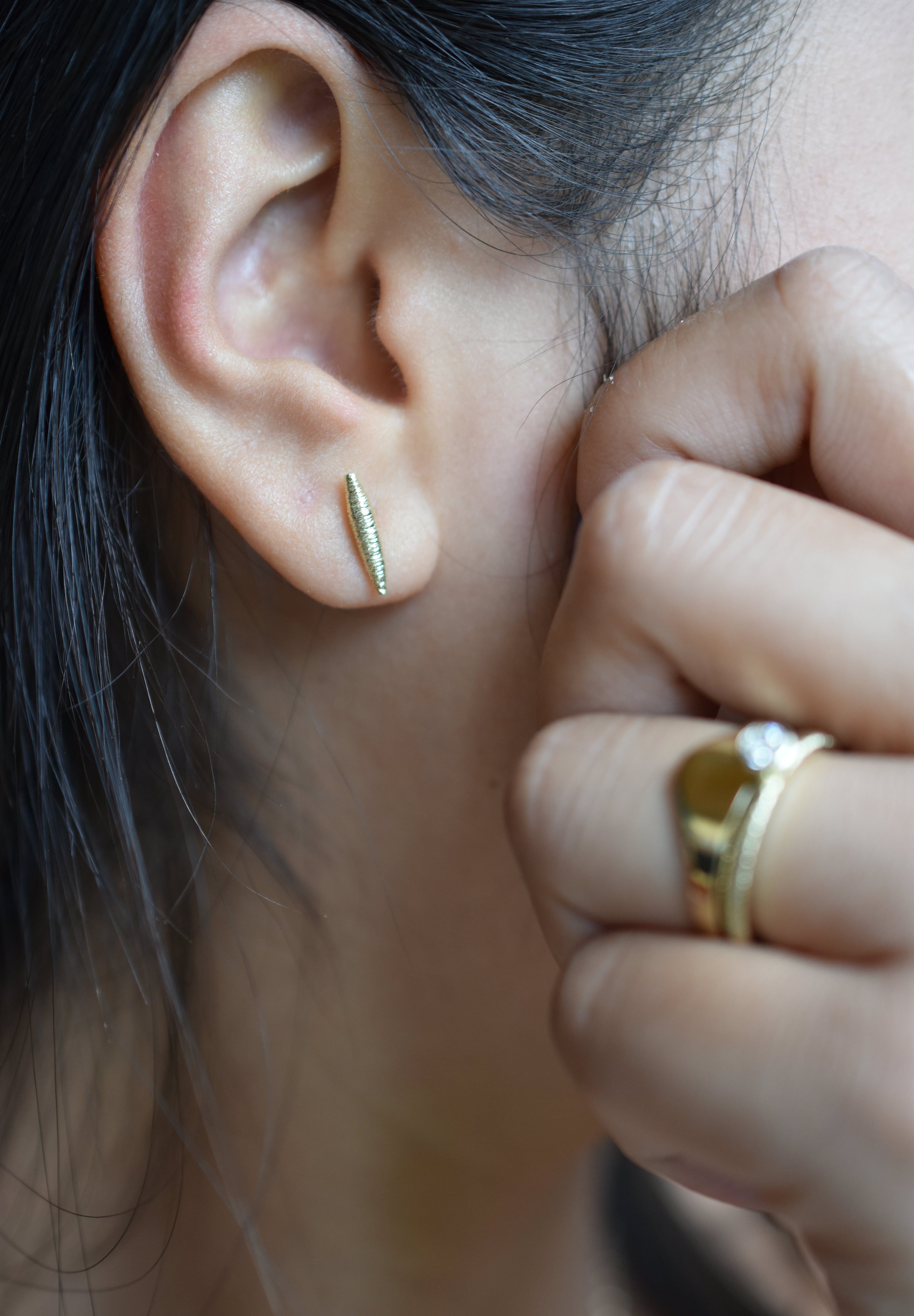 Martina Hamilton Síoda | 9ct Solid Gold Stud Earrings Petite